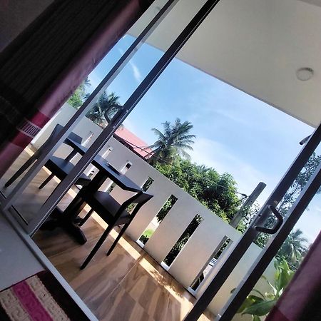 Chen Villa - Near Airport Negombo Exterior foto