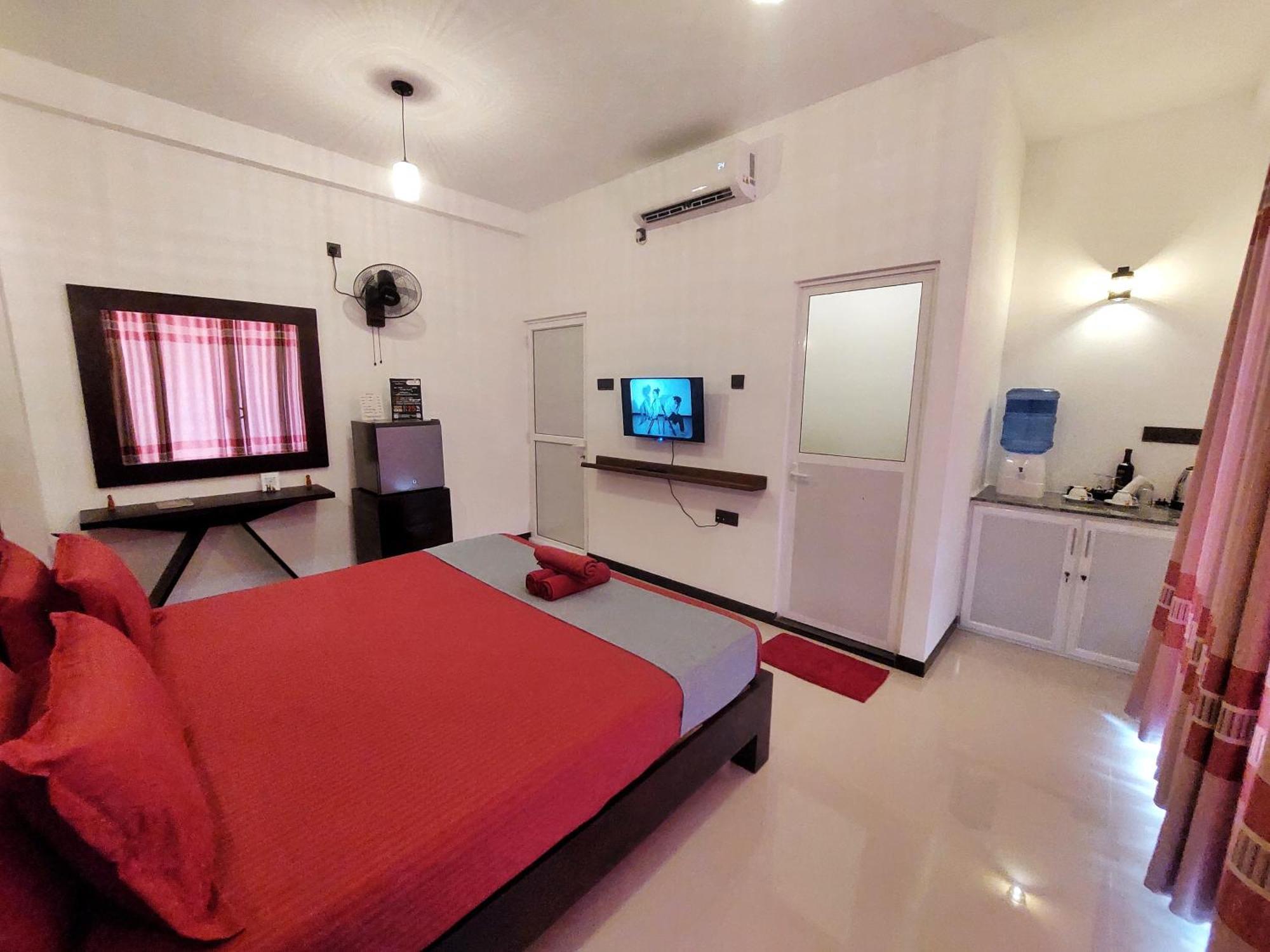 Chen Villa - Near Airport Negombo Exterior foto