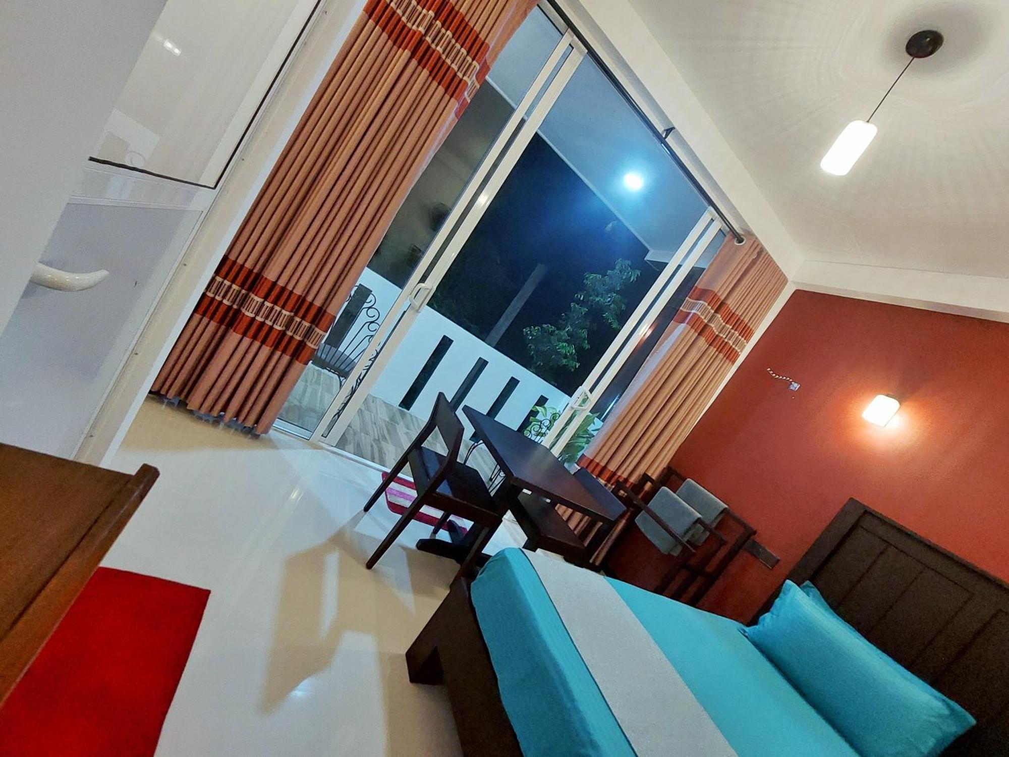 Chen Villa - Near Airport Negombo Exterior foto